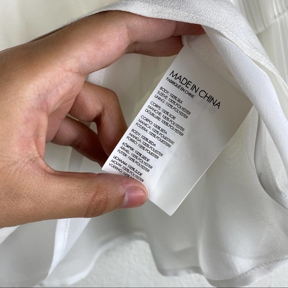 Club Monaco White 100% Silk Pleated Sleeves Blouse SZ Medium - Picture 6 of 7